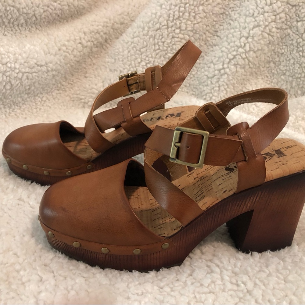 Korks brand Wendy clogs / mules brown sz 7. Buckle closure. Excellent condition.